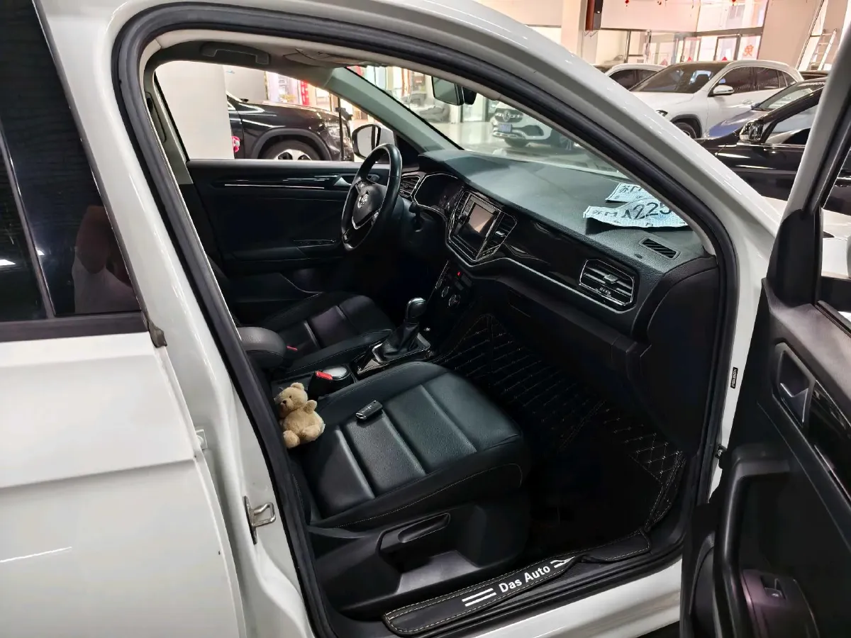 2019 Volkswagen T-Roc 1.4T 150HP L4 7DCT,autocango,china used car exporter,china ev exporter,chinese used car exporter,chinese used ev exporter