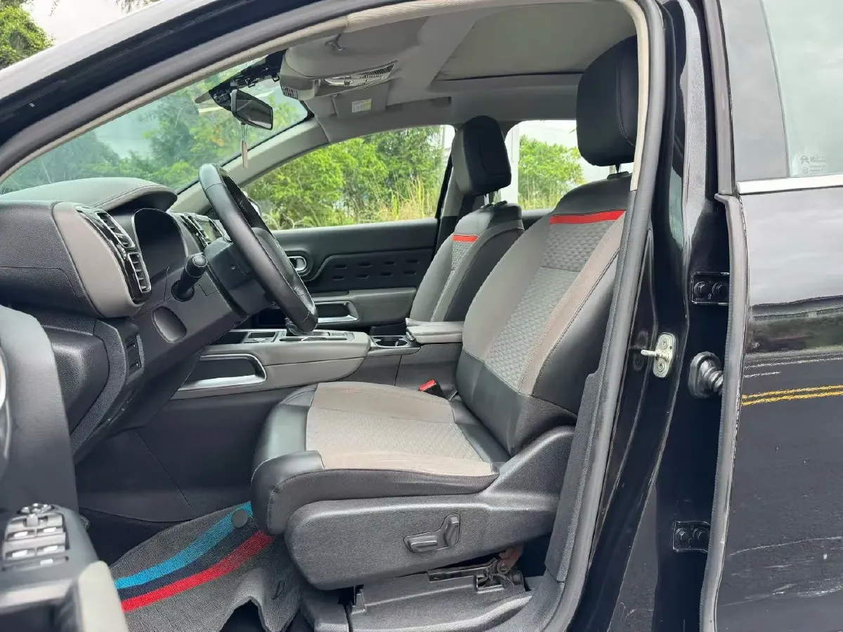 2017 Citroen C5 Aircross 1.6T 167HP L4 6AT,autocango,china used car exporter,china ev exporter,chinese used car exporter,chinese used ev exporter