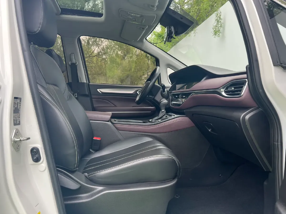 2021 GAC Trumpchi M6 1.5T 169HP L4 7DCT,autocango,china used car exporter,china ev exporter,chinese used car exporter,chinese used ev exporter