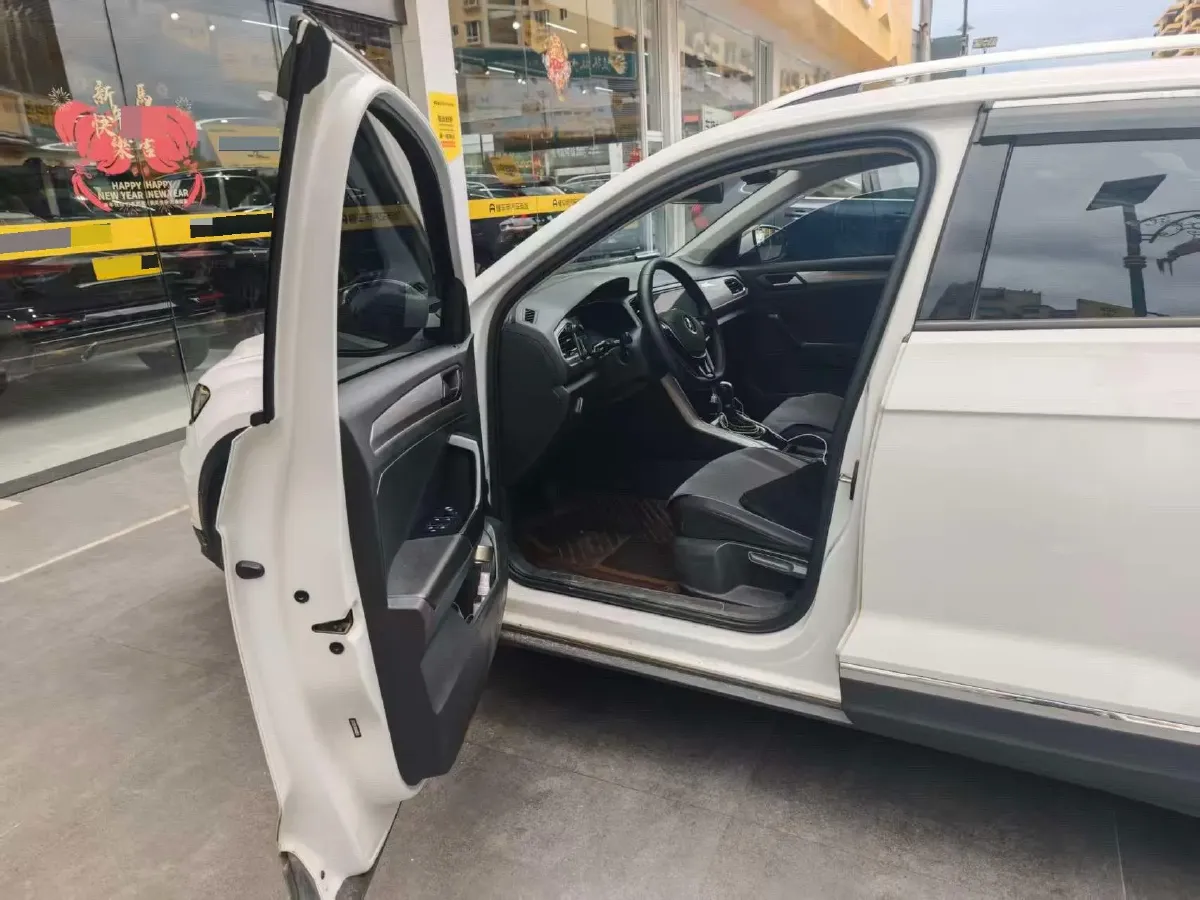 2022 Volkswagen T-Roc 1.4T 150HP L4 7DCT,autocango,china used car exporter,china ev exporter,chinese used car exporter,chinese used ev exporter