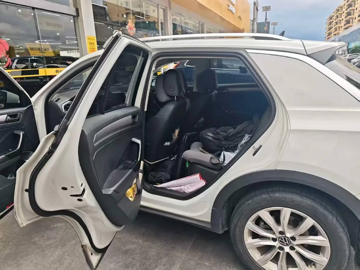 2022 Volkswagen T-Roc 1.4T 150HP L4 7DCT,autocango,china used car exporter,china ev exporter,chinese used car exporter,chinese used ev exporter