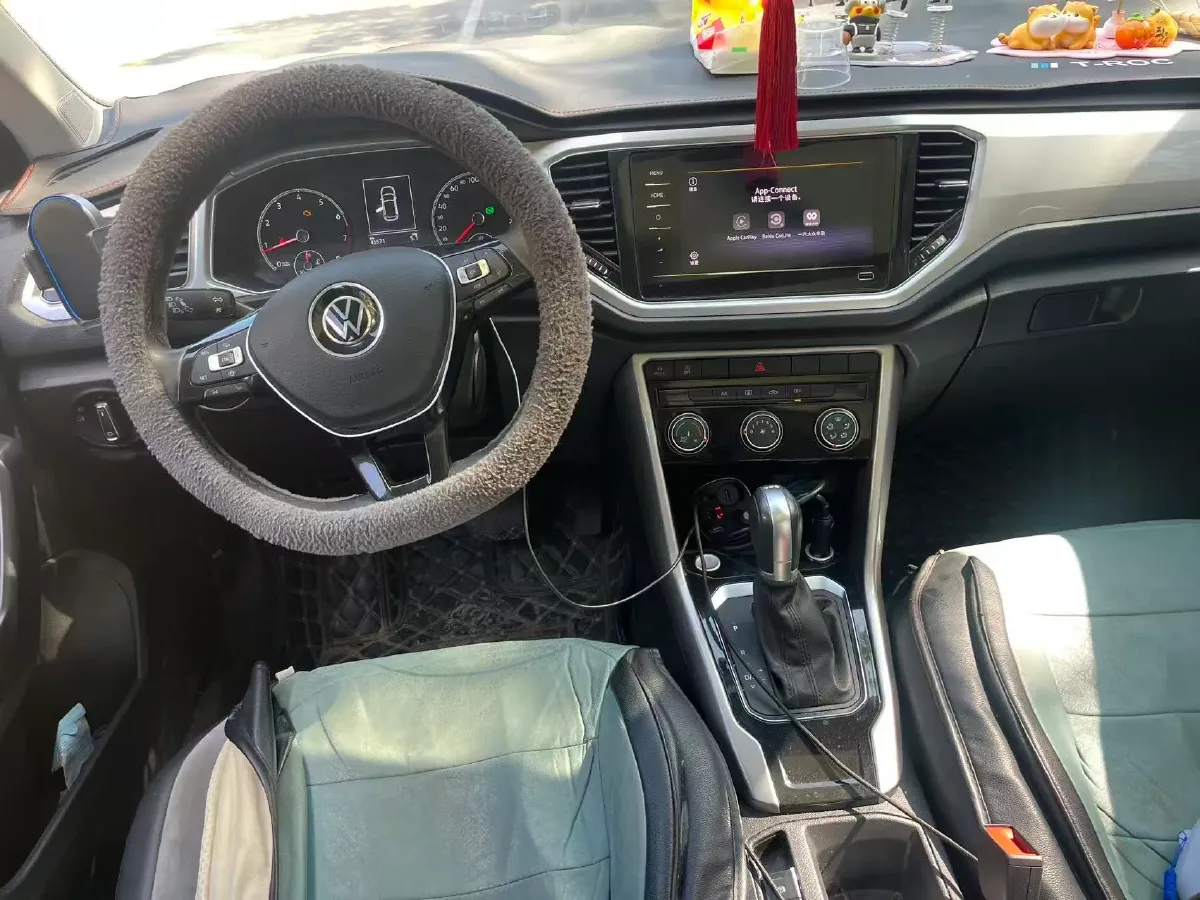2021 Volkswagen T-Roc 1.4T 150HP L4 7DCT,autocango,china used car exporter,china ev exporter,chinese used car exporter,chinese used ev exporter