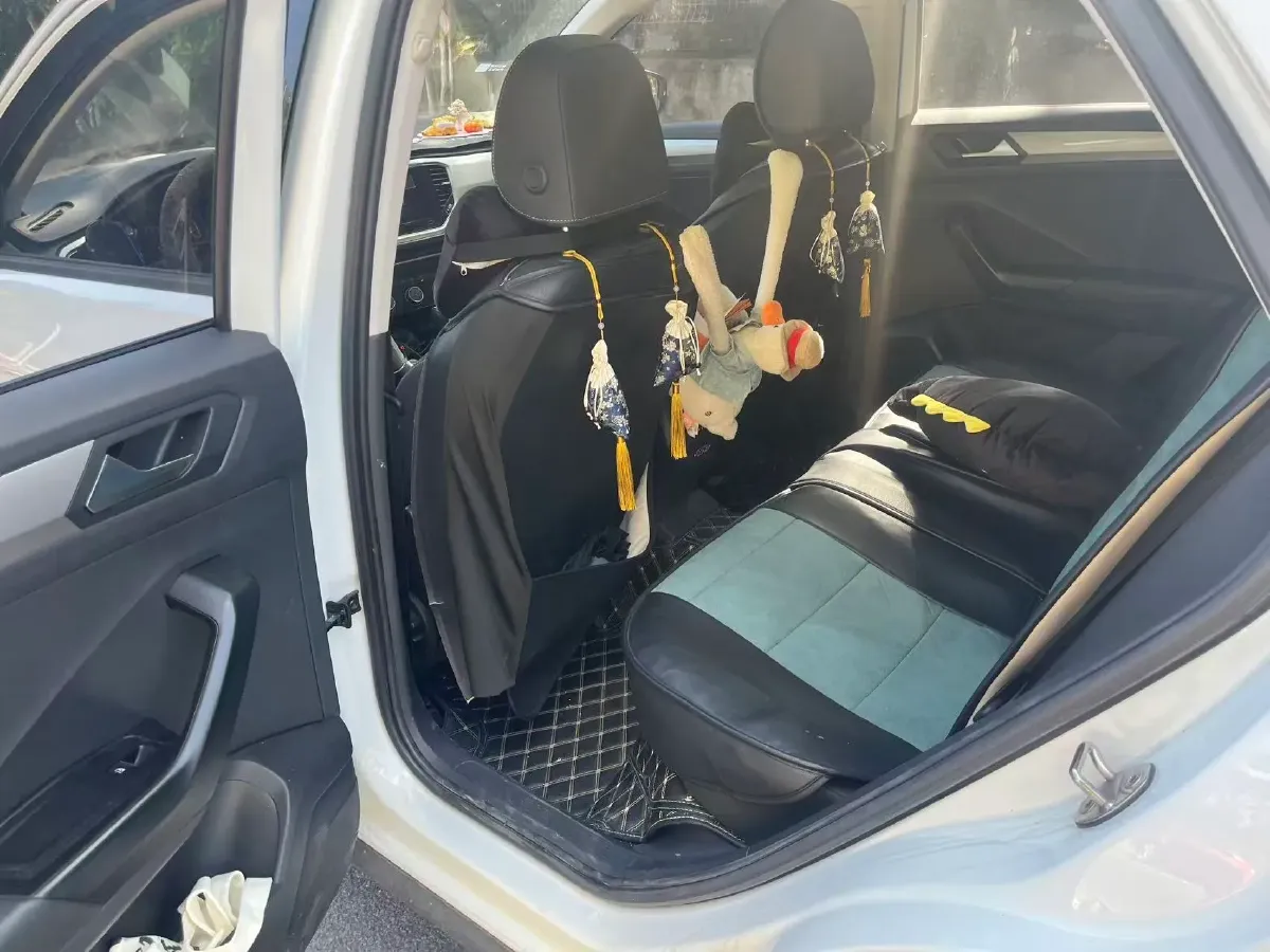 2021 Volkswagen T-Roc 1.4T 150HP L4 7DCT,autocango,china used car exporter,china ev exporter,chinese used car exporter,chinese used ev exporter