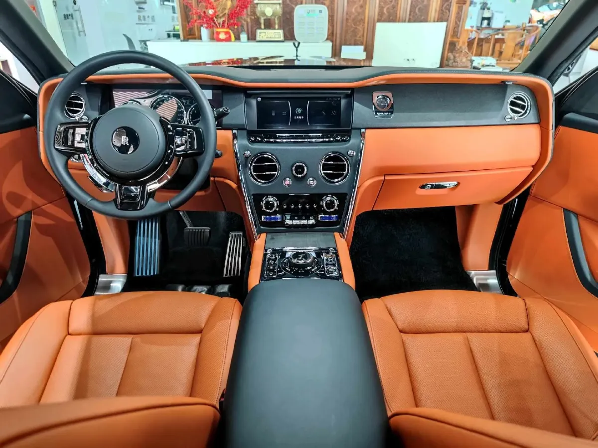 2018 Rolls-Royce Cullinan 6.7T 571HP V12 8AT,autocango,china used car exporter,china ev exporter,chinese used car exporter,chinese used ev exporter