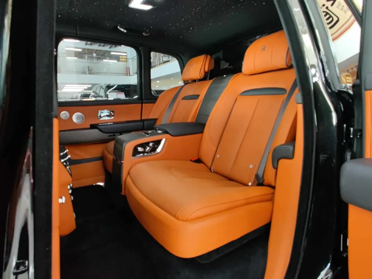2018 Rolls-Royce Cullinan 6.7T 571HP V12 8AT,autocango,china used car exporter,china ev exporter,chinese used car exporter,chinese used ev exporter