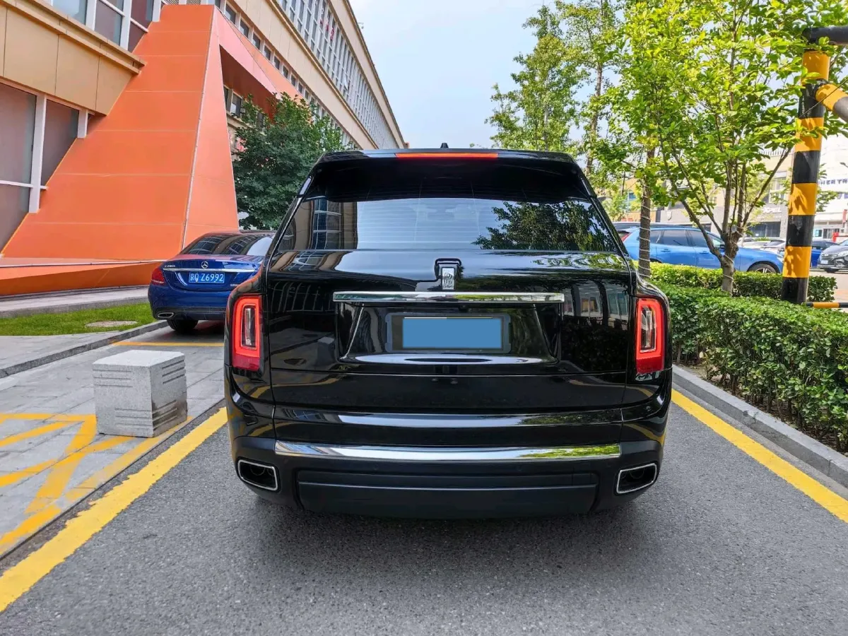 2018 Rolls-Royce Cullinan 6.7T 571HP V12 8AT,autocango,china used car exporter,china ev exporter,chinese used car exporter,chinese used ev exporter