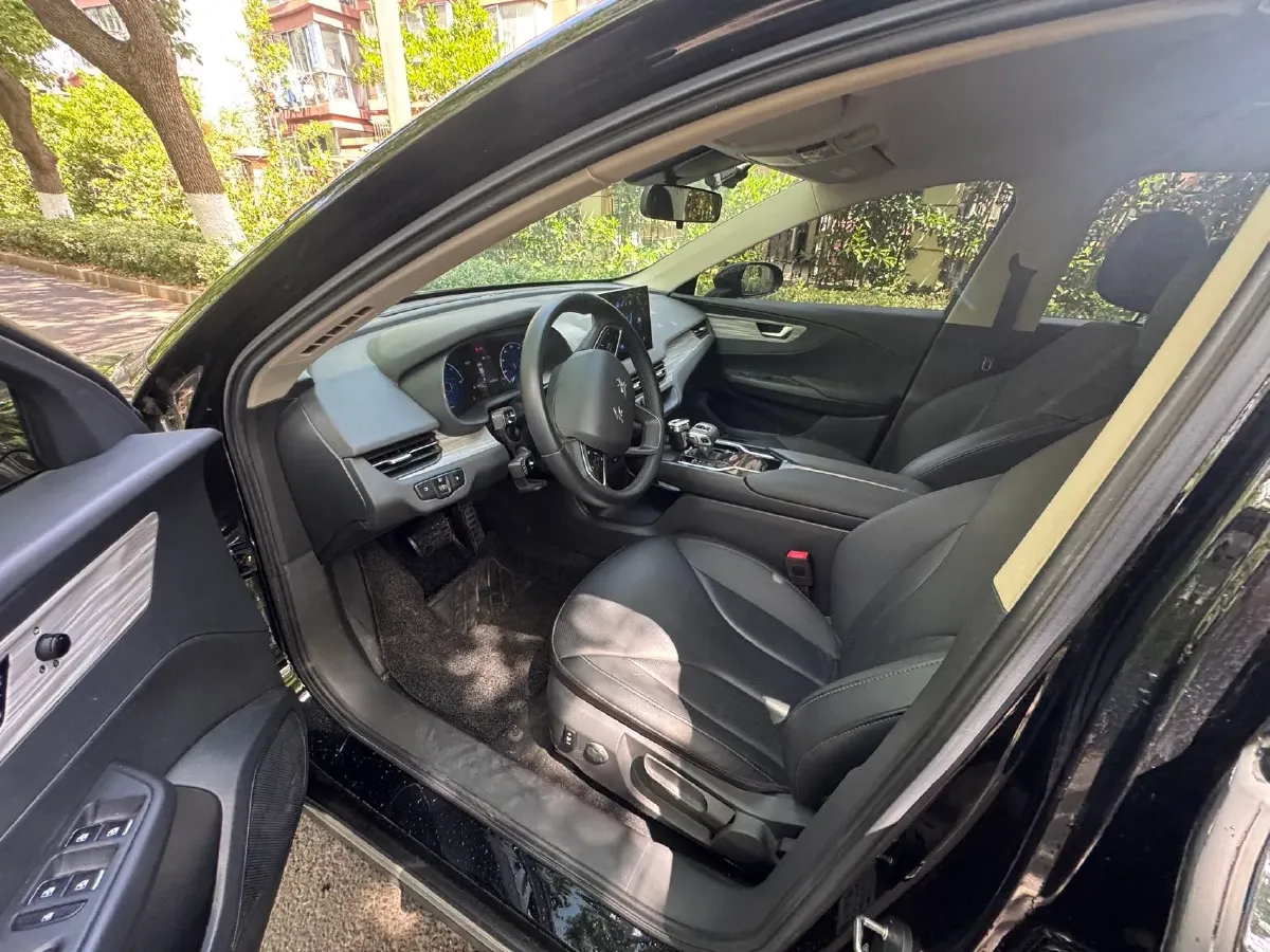 2024 HongQi E-QM5 BEV 60KWH,autocango,china used car exporter,china ev exporter,chinese used car exporter,chinese used ev exporter