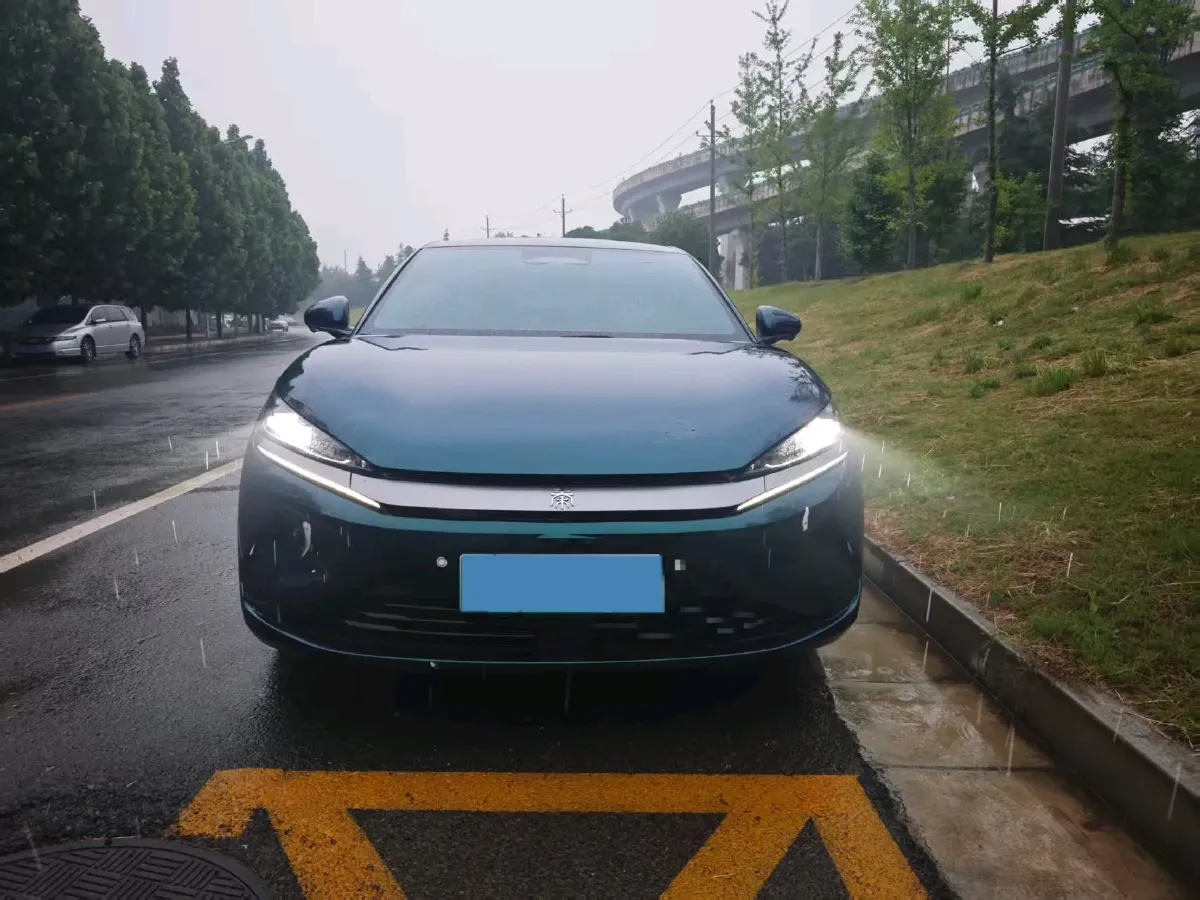 2025 BYD QinL BEV,autocango,china used car exporter,china ev exporter,chinese used car exporter,chinese used ev exporter