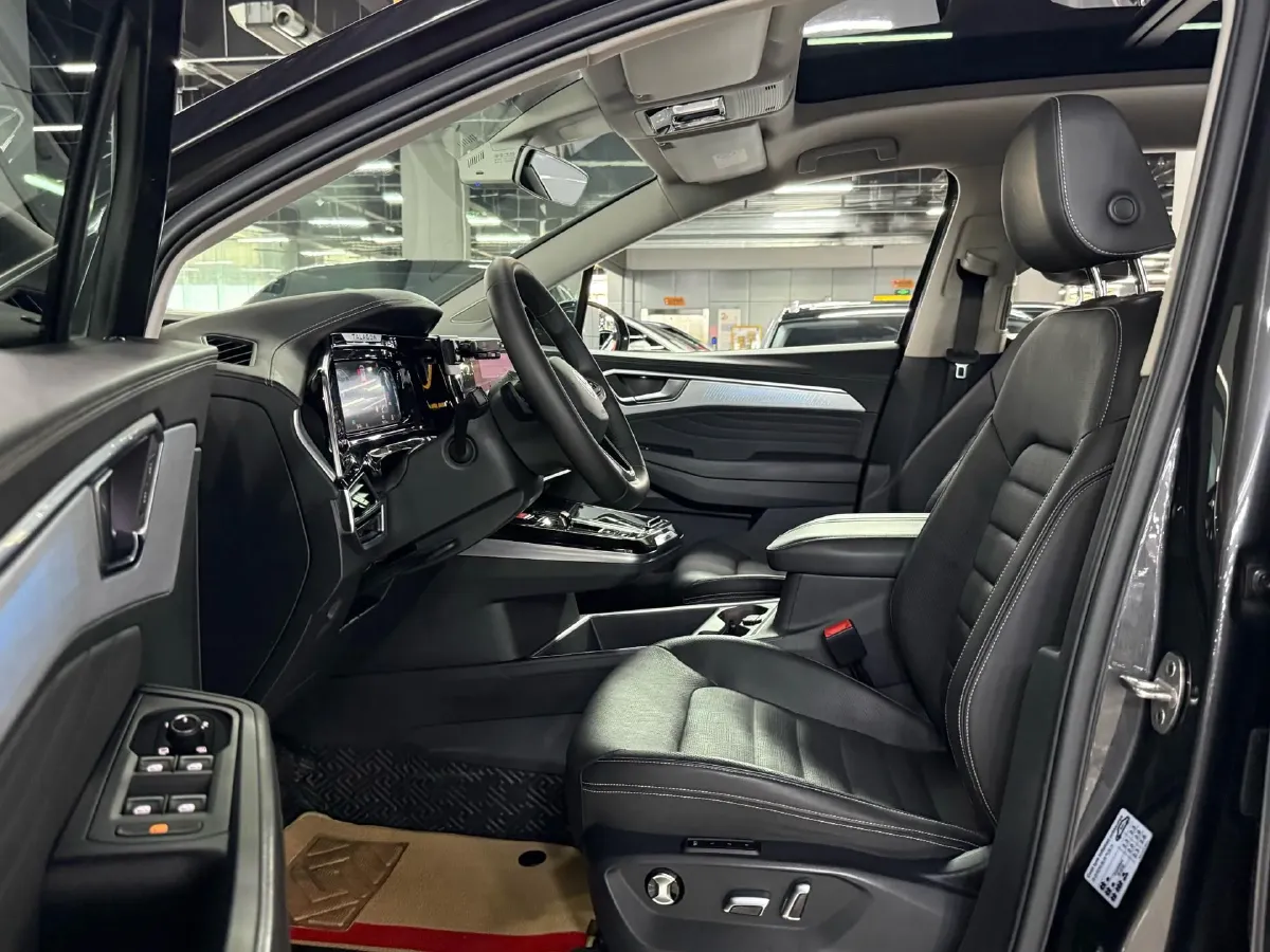 2022 Volkswagen Talagon 2.0T 220HP L4 7DCT,autocango,china used car exporter,china ev exporter,chinese used car exporter,chinese used ev exporter
