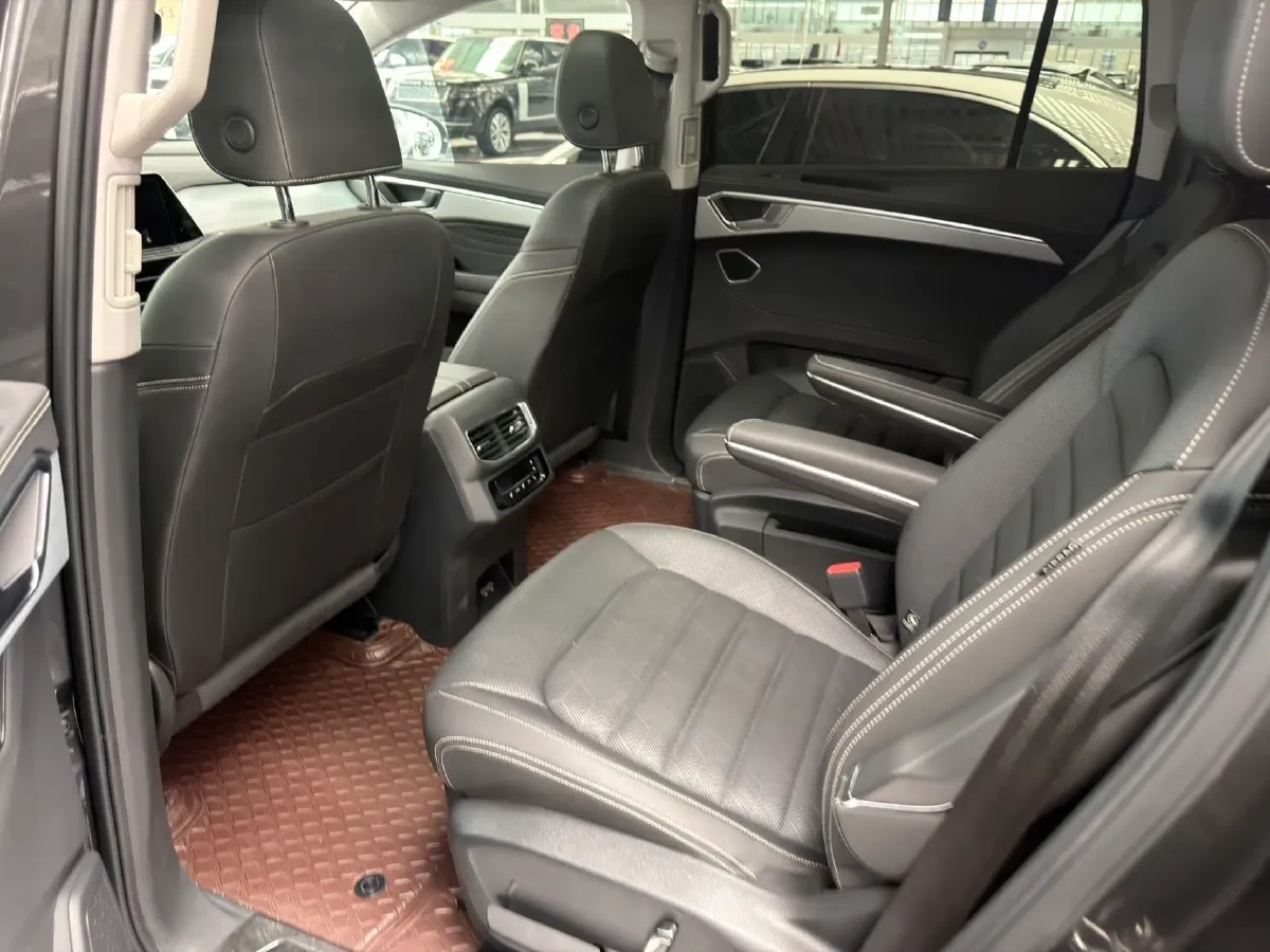 2022 Volkswagen Talagon 2.0T 220HP L4 7DCT,autocango,china used car exporter,china ev exporter,chinese used car exporter,chinese used ev exporter