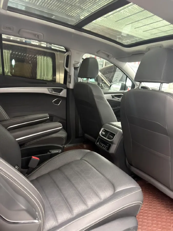 2022 Volkswagen Talagon 2.0T 220HP L4 7DCT,autocango,china used car exporter,china ev exporter,chinese used car exporter,chinese used ev exporter
