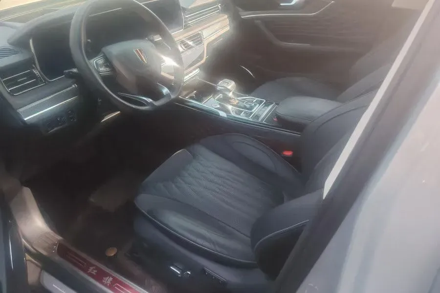 2022 HongQi HS5 2.0T 224HP L4 6AT,autocango,china used car exporter,china ev exporter,chinese used car exporter,chinese used ev exporter