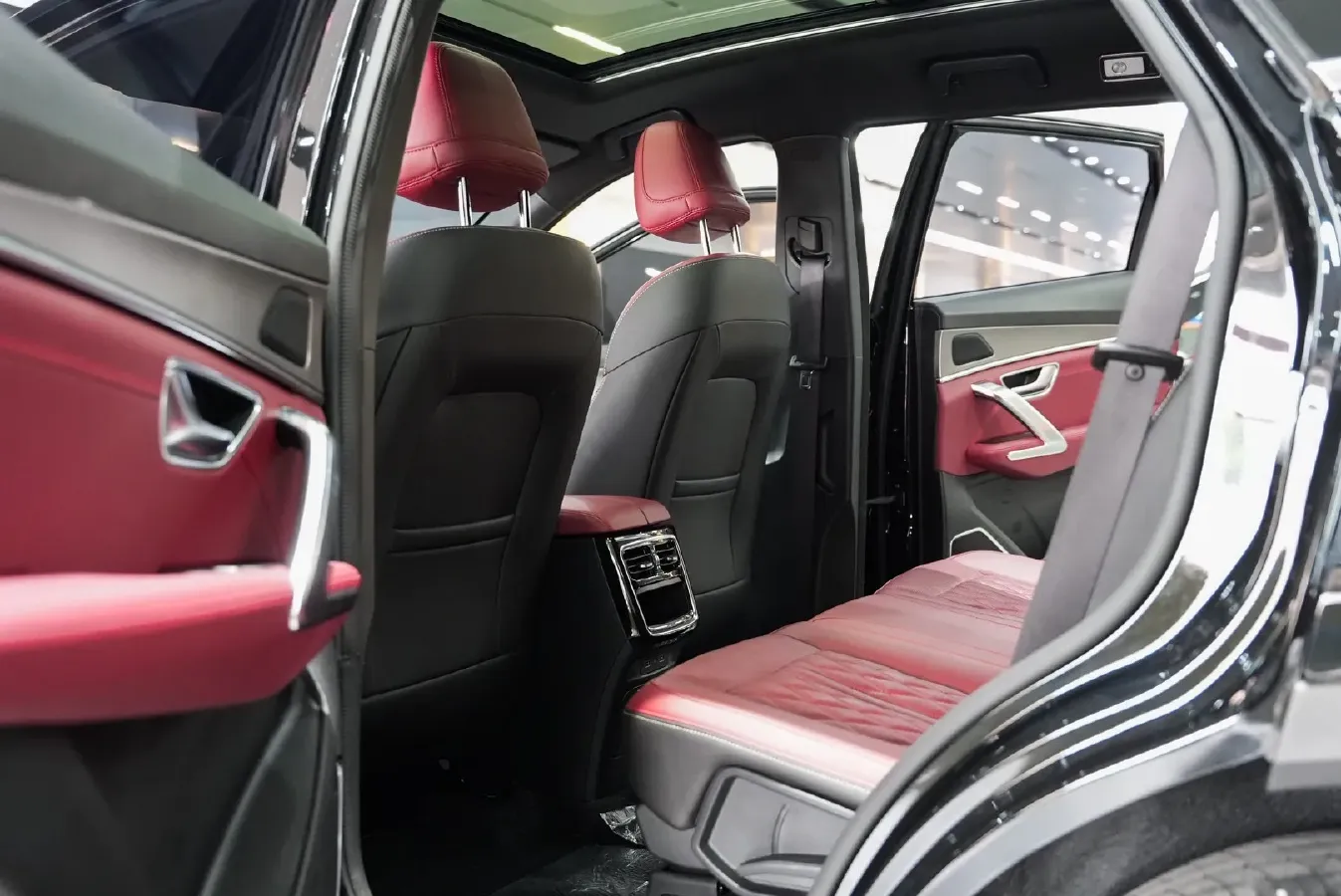 2025 Jetour X70 Plus 1.5T 156HP L4 6DCT,autocango,china used car exporter,china ev exporter,chinese used car exporter,chinese used ev exporter