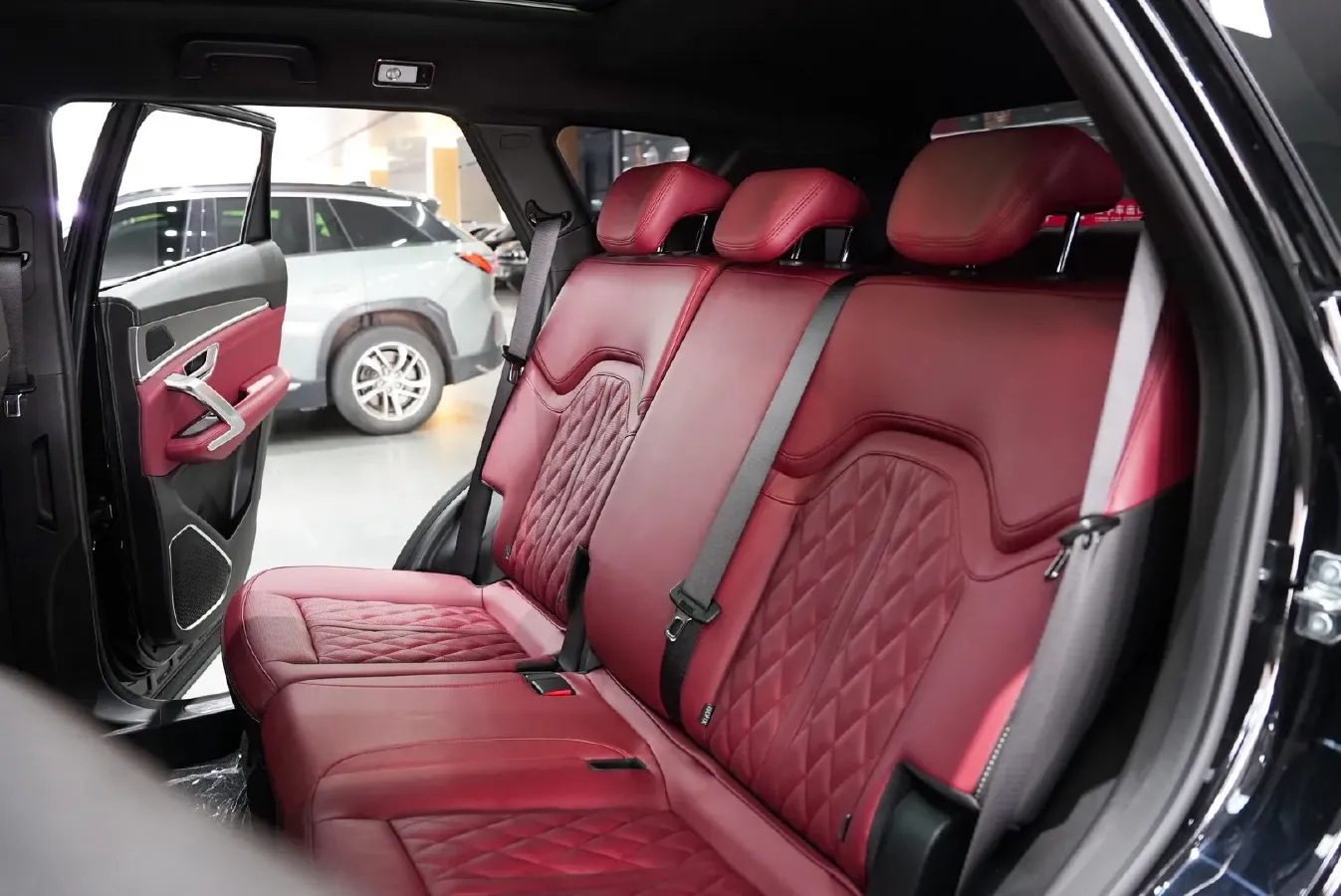 2025 Jetour X70 Plus 1.5T 156HP L4 6DCT,autocango,china used car exporter,china ev exporter,chinese used car exporter,chinese used ev exporter