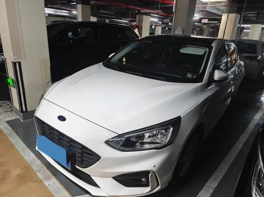 2020 Ford Focus 1.5T 174HP L3 8AT,autocango,china used car exporter,china ev exporter,chinese used car exporter,chinese used ev exporter