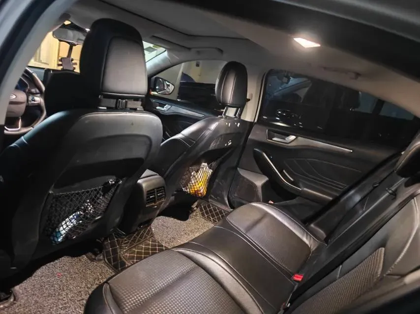 2020 Ford Focus 1.5T 174HP L3 8AT,autocango,china used car exporter,china ev exporter,chinese used car exporter,chinese used ev exporter