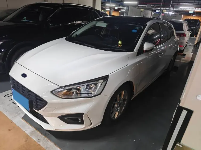 2020 Ford Focus 1.5T 174HP L3 8AT,autocango,china used car exporter,china ev exporter,chinese used car exporter,chinese used ev exporter