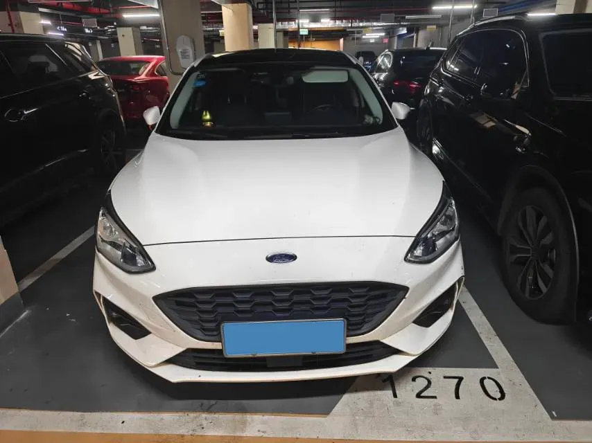 2020 Ford Focus 1.5T 174HP L3 8AT,autocango,china used car exporter,china ev exporter,chinese used car exporter,chinese used ev exporter
