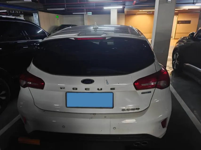 2020 Ford Focus 1.5T 174HP L3 8AT,autocango,china used car exporter,china ev exporter,chinese used car exporter,chinese used ev exporter