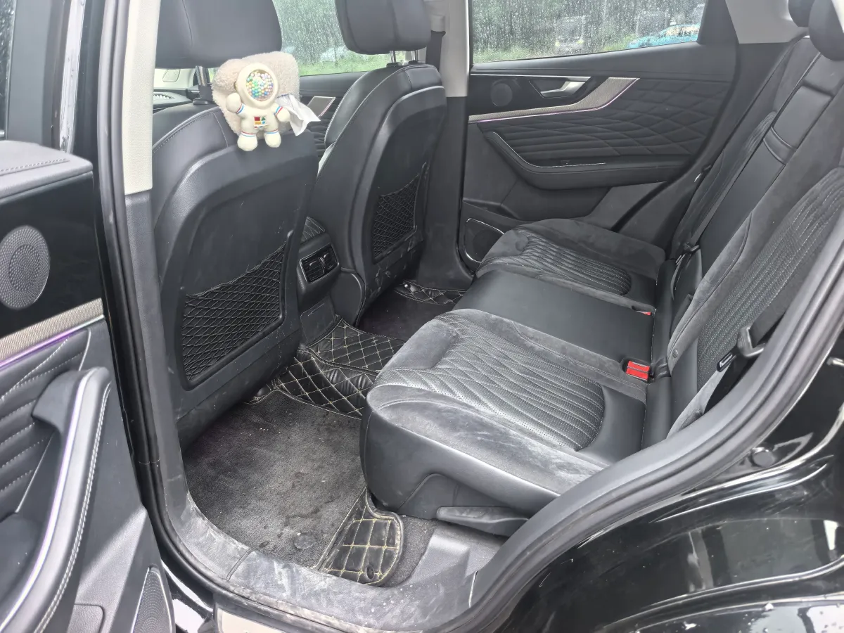 2022 HongQi HS5 2.0T 224HP L4 6AT,autocango,china used car exporter,china ev exporter,chinese used car exporter,chinese used ev exporter