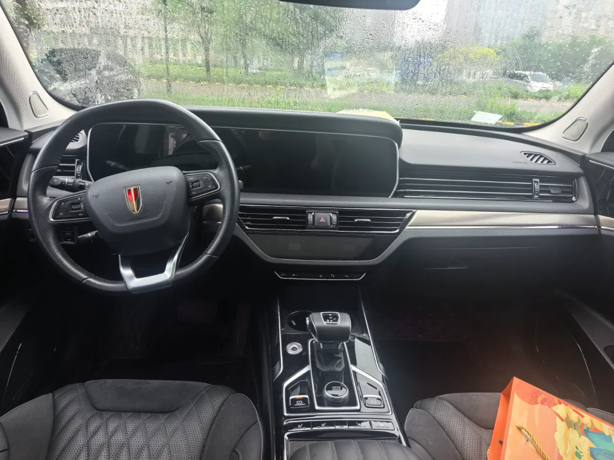 2022 HongQi HS5 2.0T 224HP L4 6AT,autocango,china used car exporter,china ev exporter,chinese used car exporter,chinese used ev exporter