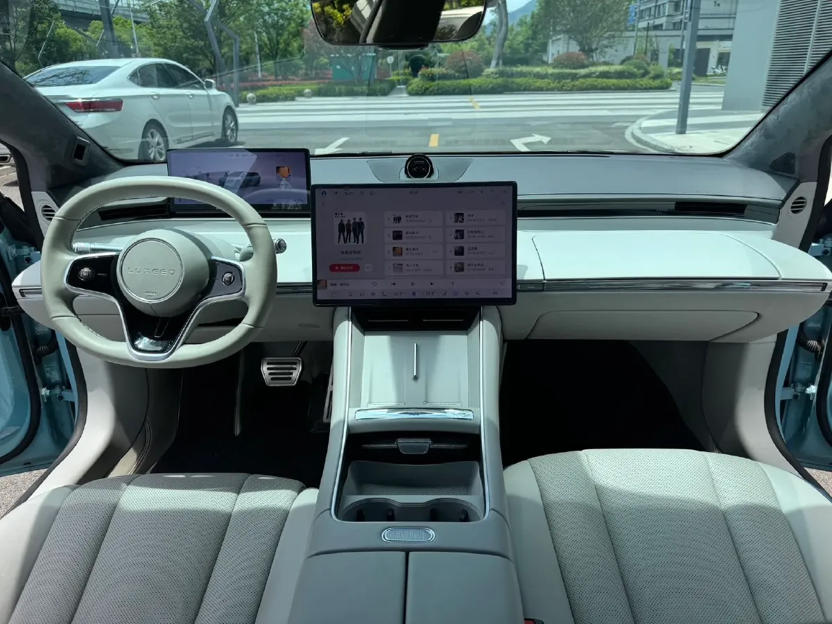 2024 Luxeed S7 BEV 82KWH,autocango,china used car exporter,china ev exporter,chinese used car exporter,chinese used ev exporter