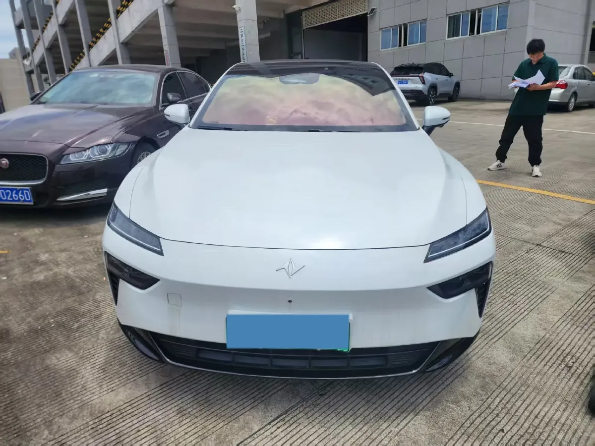 2024 DongFeng eπ eπ007 REEV 105HP REEV 28.4KWH,autocango,china used car exporter,china ev exporter,chinese used car exporter,chinese used ev exporter