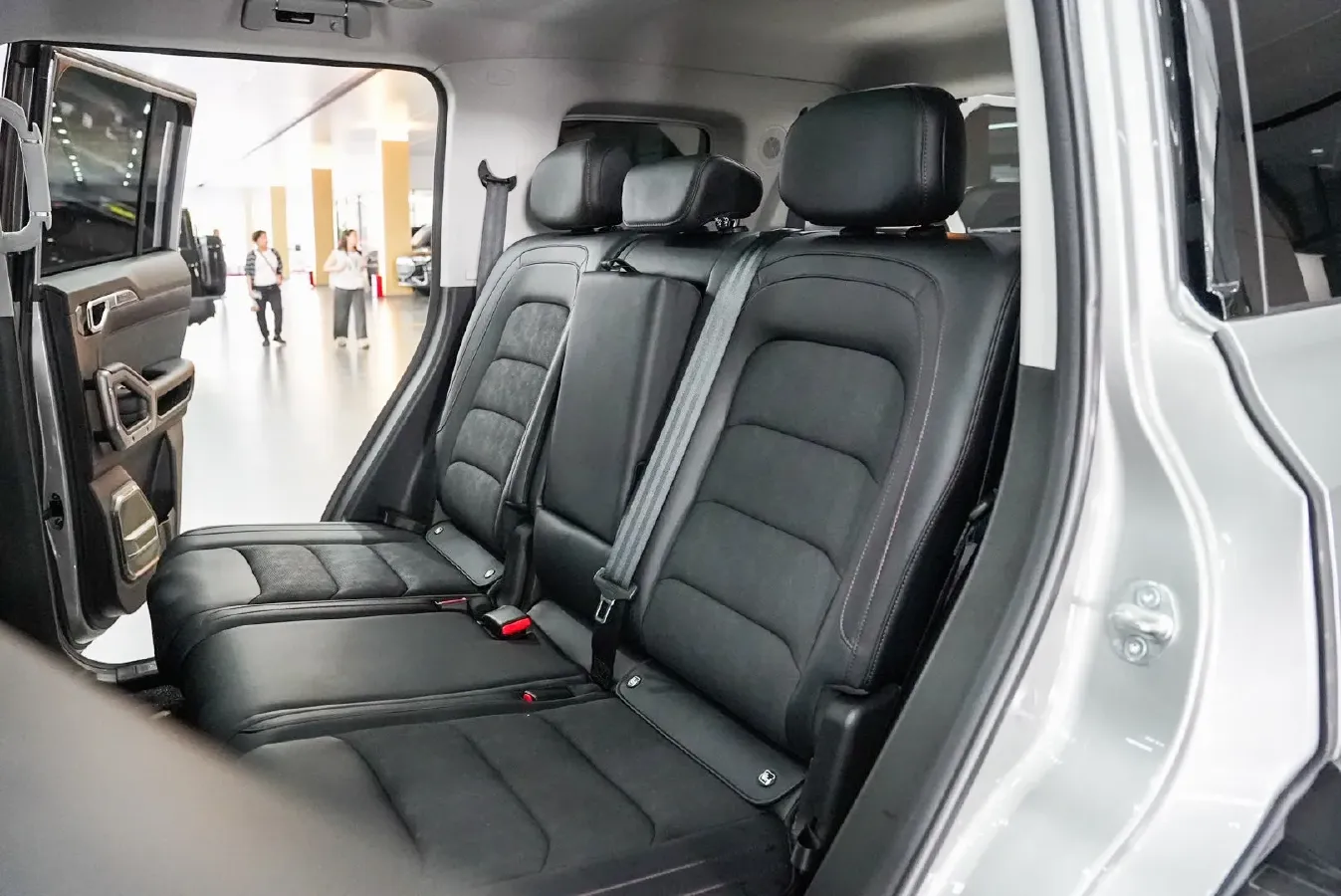 2025 Jetour ShanHai TravellerC-DM 1.5T 156HP L4 3DHT PHEV,autocango,china used car exporter,china ev exporter,chinese used car exporter,chinese used ev exporter