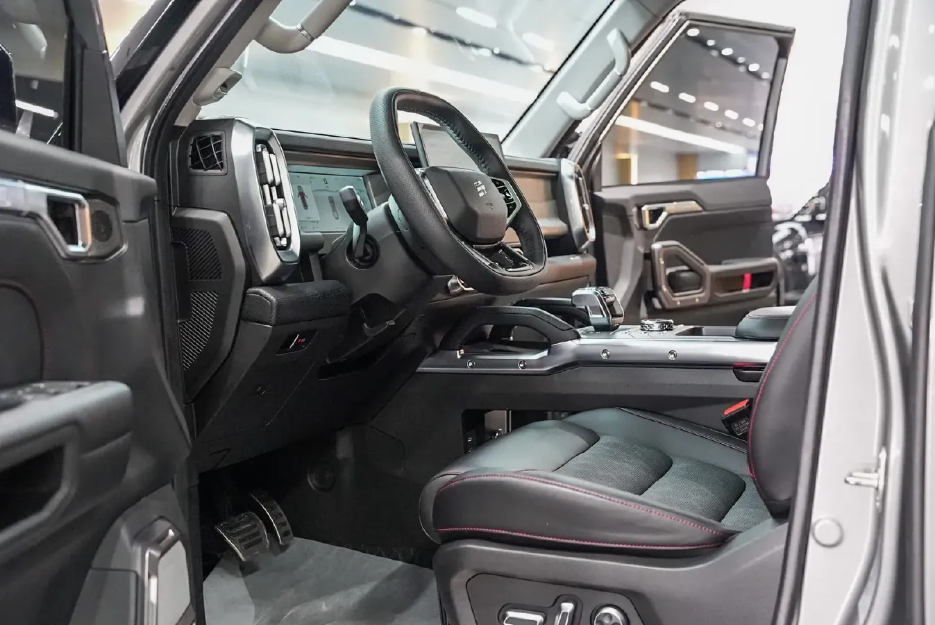 2025 Jetour ShanHai TravellerC-DM 1.5T 156HP L4 3DHT PHEV,autocango,china used car exporter,china ev exporter,chinese used car exporter,chinese used ev exporter