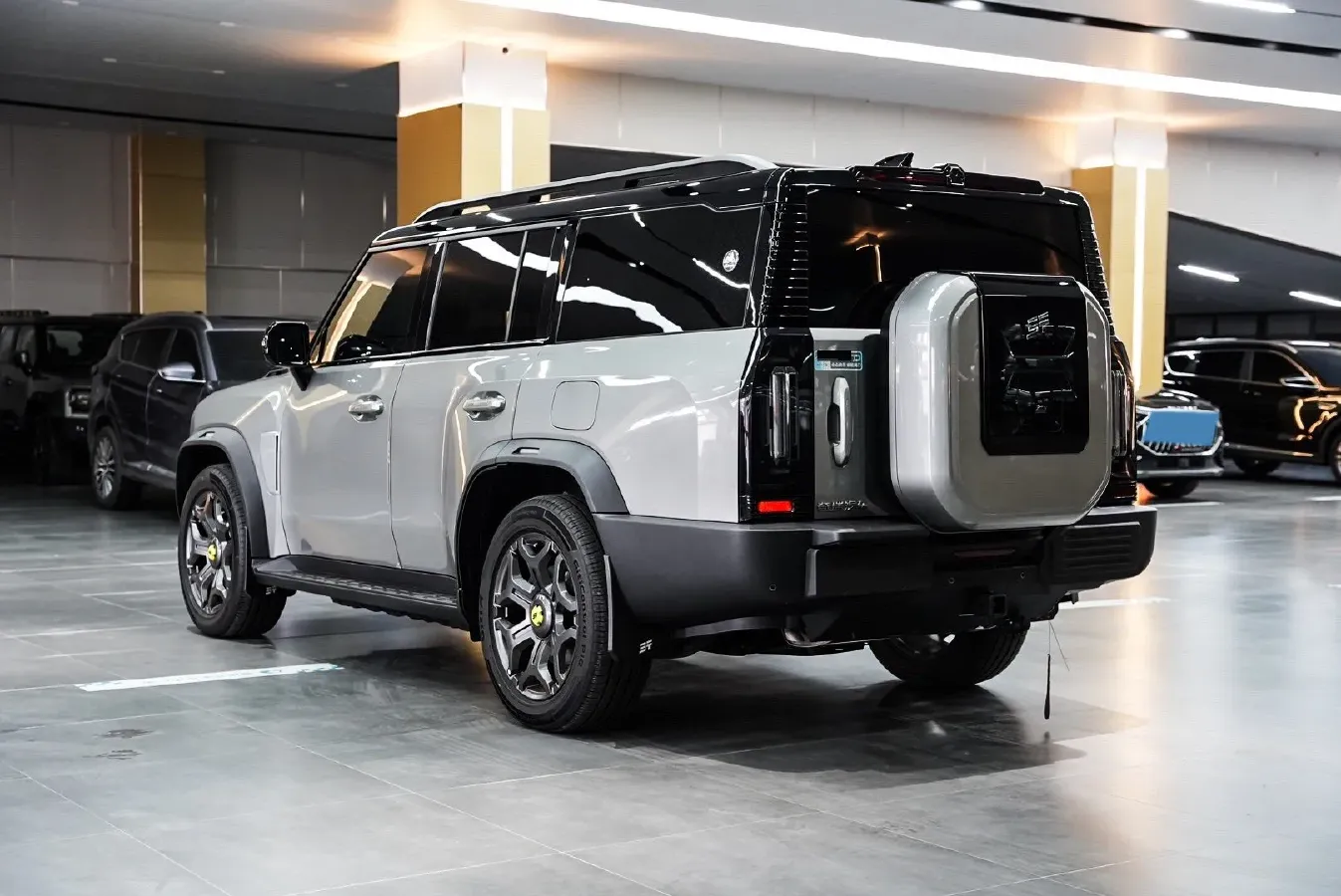 2025 Jetour ShanHai TravellerC-DM 1.5T 156HP L4 3DHT PHEV,autocango,china used car exporter,china ev exporter,chinese used car exporter,chinese used ev exporter
