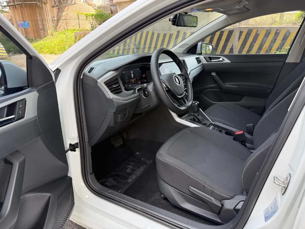 2023 Volkswagen Polo 1.5L 113HP L4 6AT,autocango,china used car exporter,china ev exporter,chinese used car exporter,chinese used ev exporter