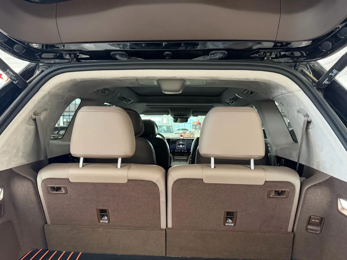 2024 AITO AITO M9 1.5T 152HP L4 REEV 42KWH,autocango,china used car exporter,china ev exporter,chinese used car exporter,chinese used ev exporter