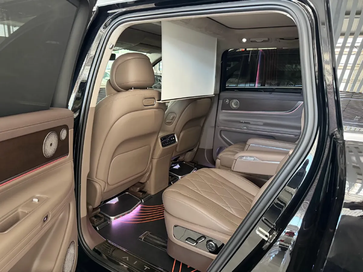 2024 AITO AITO M9 1.5T 152HP L4 REEV 42KWH,autocango,china used car exporter,china ev exporter,chinese used car exporter,chinese used ev exporter
