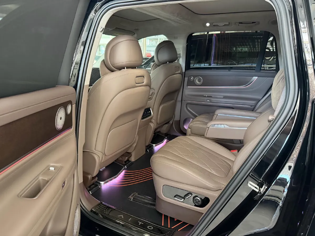 2024 AITO AITO M9 1.5T 152HP L4 REEV 42KWH,autocango,china used car exporter,china ev exporter,chinese used car exporter,chinese used ev exporter