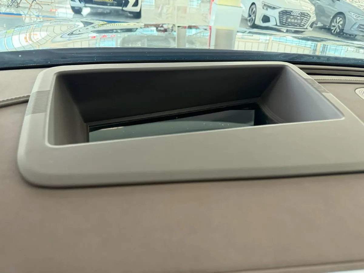 2024 AITO AITO M9 1.5T 152HP L4 REEV 42KWH,autocango,china used car exporter,china ev exporter,chinese used car exporter,chinese used ev exporter