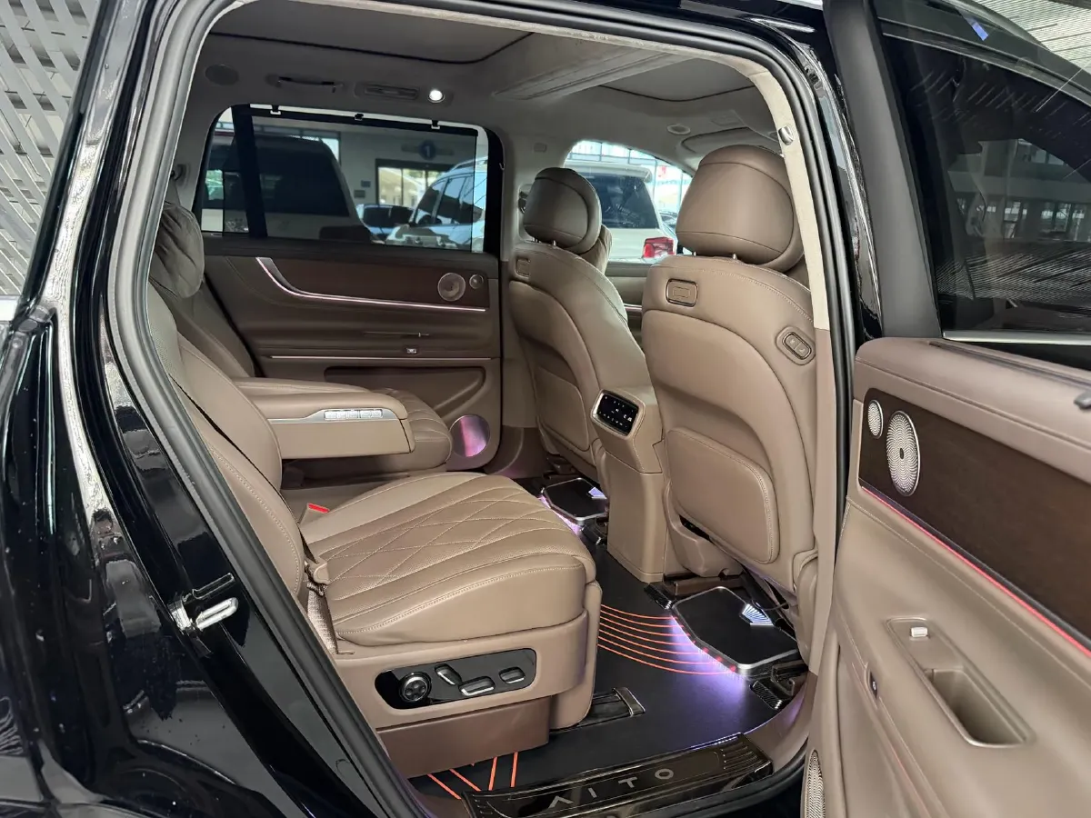 2024 AITO AITO M9 1.5T 152HP L4 REEV 42KWH,autocango,china used car exporter,china ev exporter,chinese used car exporter,chinese used ev exporter