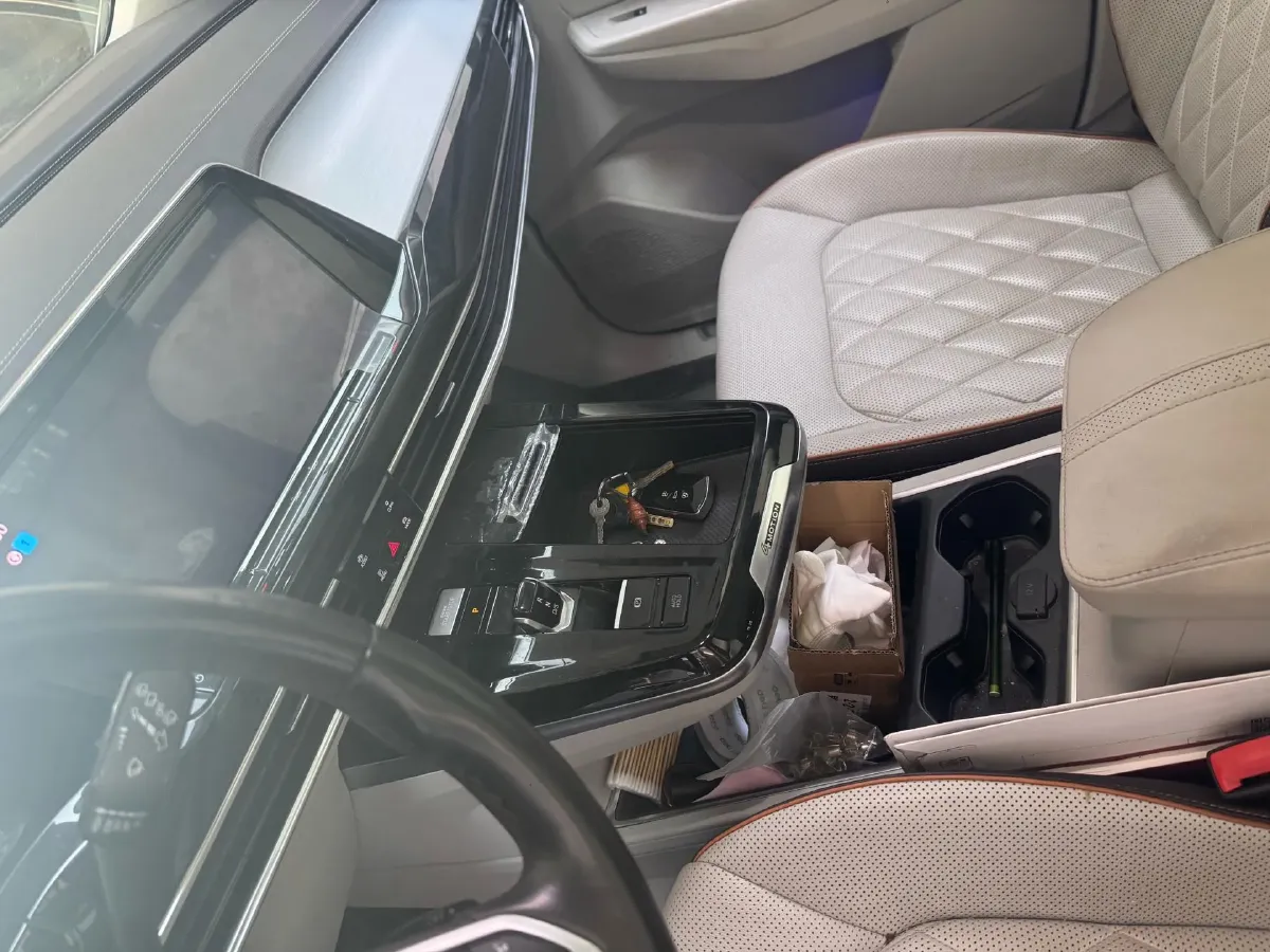 2022 Volkswagen Talagon 2.5T 299HP V6 7DCT,autocango,china used car exporter,china ev exporter,chinese used car exporter,chinese used ev exporter