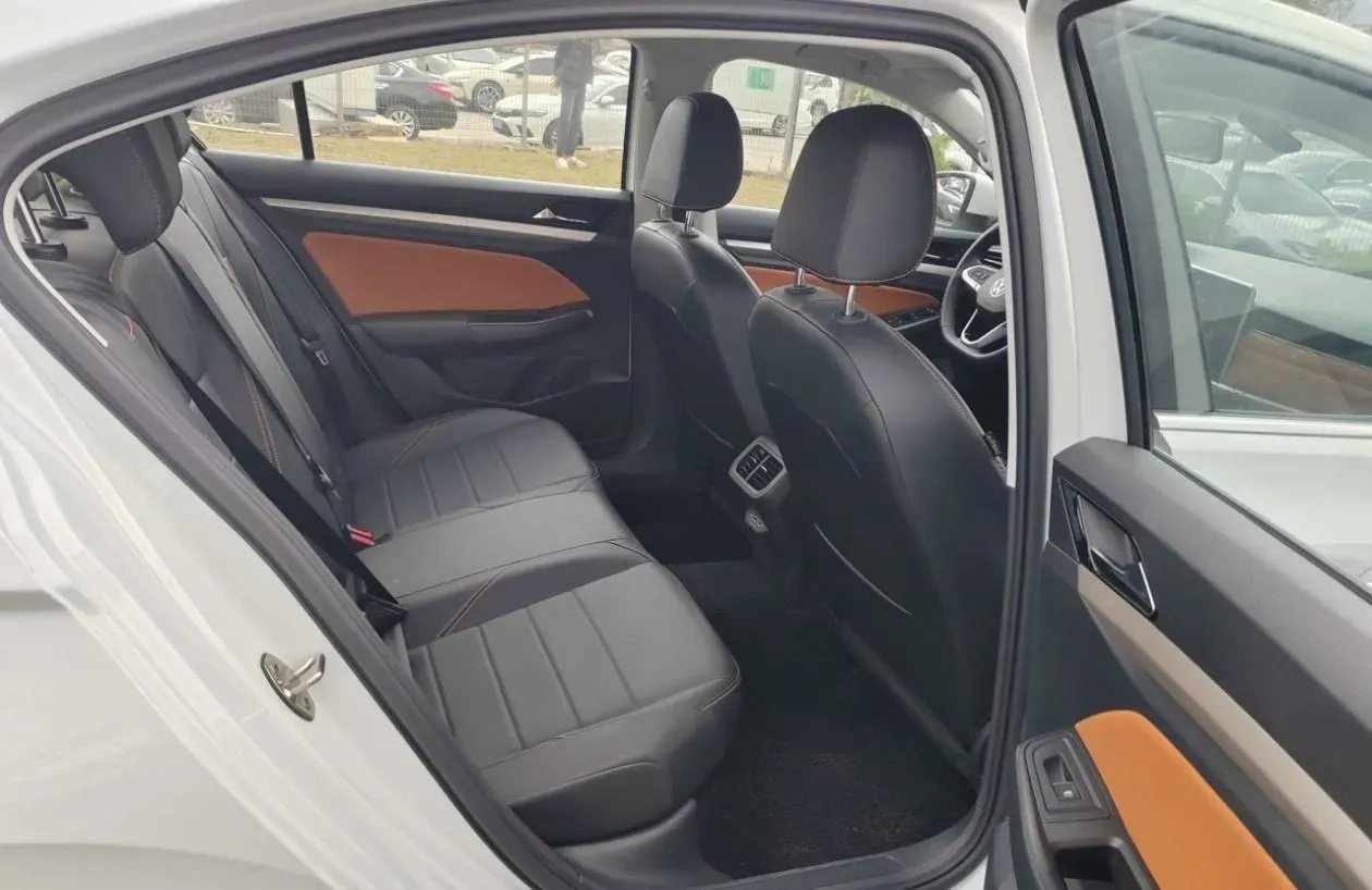 2024 Volkswagen Bora 1.2T 116HP L4 7DCT,autocango,china used car exporter,china ev exporter,chinese used car exporter,chinese used ev exporter