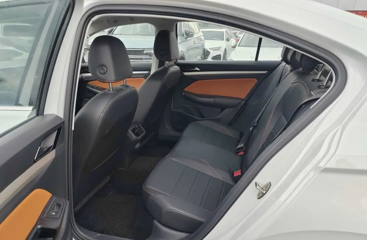 2024 Volkswagen Bora 1.2T 116HP L4 7DCT,autocango,china used car exporter,china ev exporter,chinese used car exporter,chinese used ev exporter