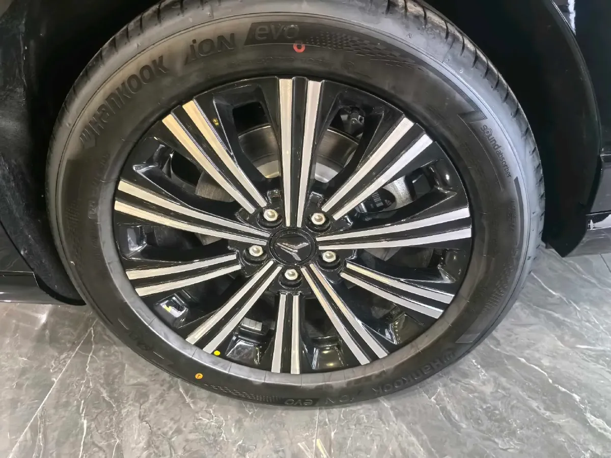 2026 Voyah ZhuiGuang L 1.5T 150HP L4 PHEV,autocango,china used car exporter,china ev exporter,chinese used car exporter,chinese used ev exporter