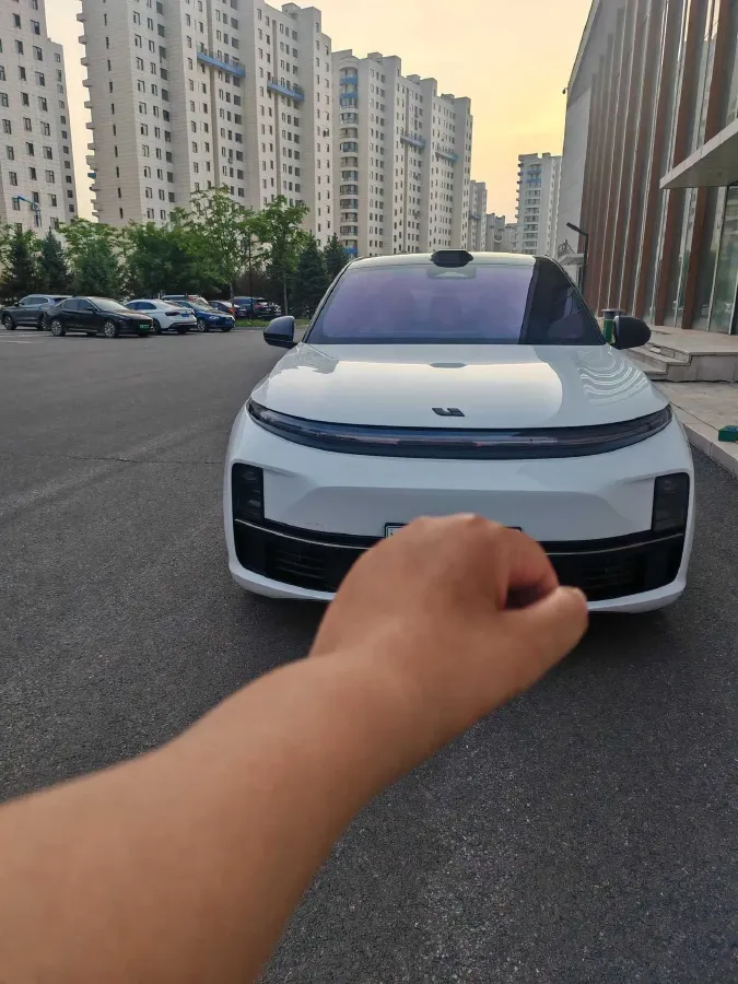 2024 Li L8 Range Extended 154HP REEV 42.8KWH,autocango,china used car exporter,china ev exporter,chinese used car exporter,chinese used ev exporter