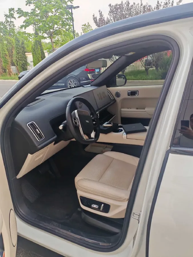 2024 Li L8 Range Extended 154HP REEV 42.8KWH,autocango,china used car exporter,china ev exporter,chinese used car exporter,chinese used ev exporter