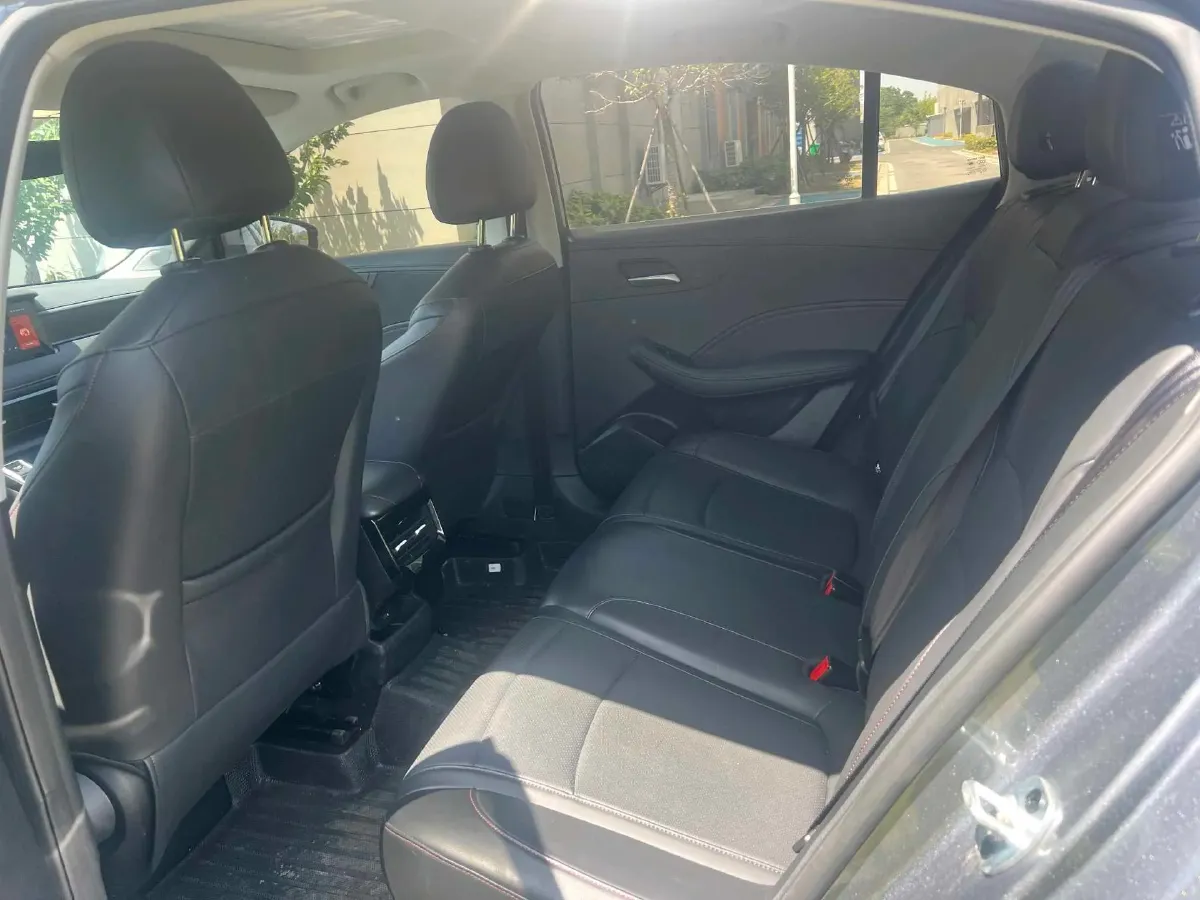 2023 Roewe i5 1.5L 129HP L4 CVT,autocango,china used car exporter,china ev exporter,chinese used car exporter,chinese used ev exporter