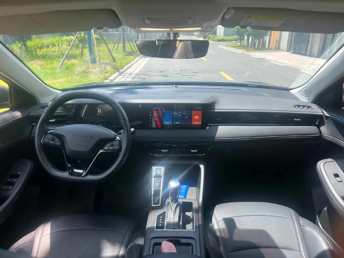 2023 Roewe i5 1.5L 129HP L4 CVT,autocango,china used car exporter,china ev exporter,chinese used car exporter,chinese used ev exporter