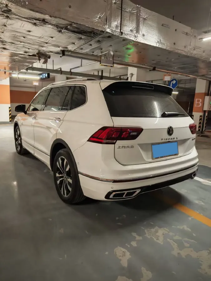 2024 Volkswagen Tiguan L 2.0T 186HP L4 7DCT,autocango,china used car exporter,china ev exporter,chinese used car exporter,chinese used ev exporter