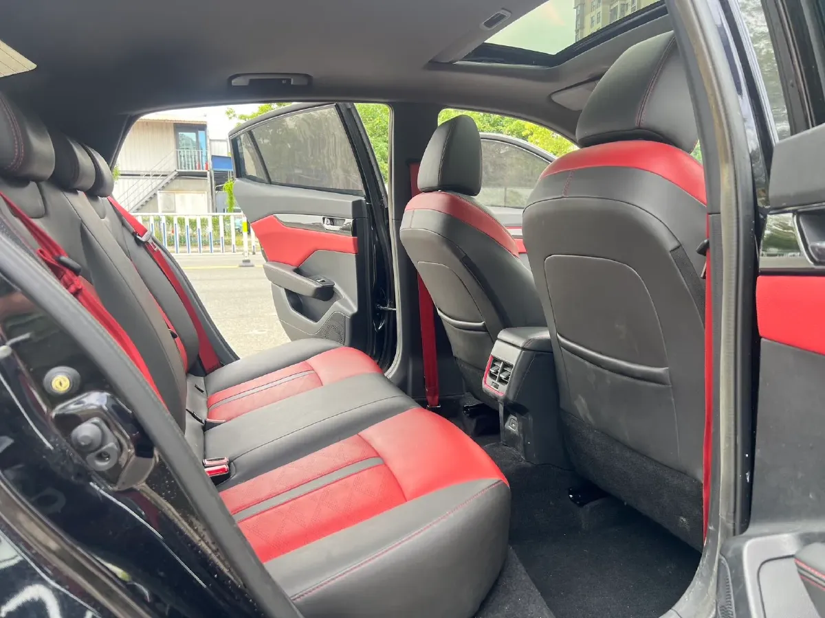 2021 DongFeng Aeolus YiXuan 1.5T 150HP L4 6DCT,autocango,china used car exporter,china ev exporter,chinese used car exporter,chinese used ev exporter
