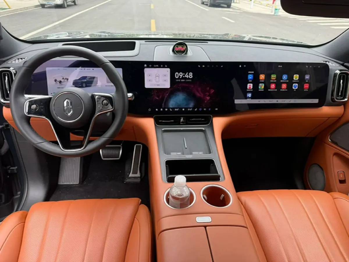 2025 AITO AITO M8 REEV 160HP REEV 53.4KWH,autocango,china used car exporter,china ev exporter,chinese used car exporter,chinese used ev exporter