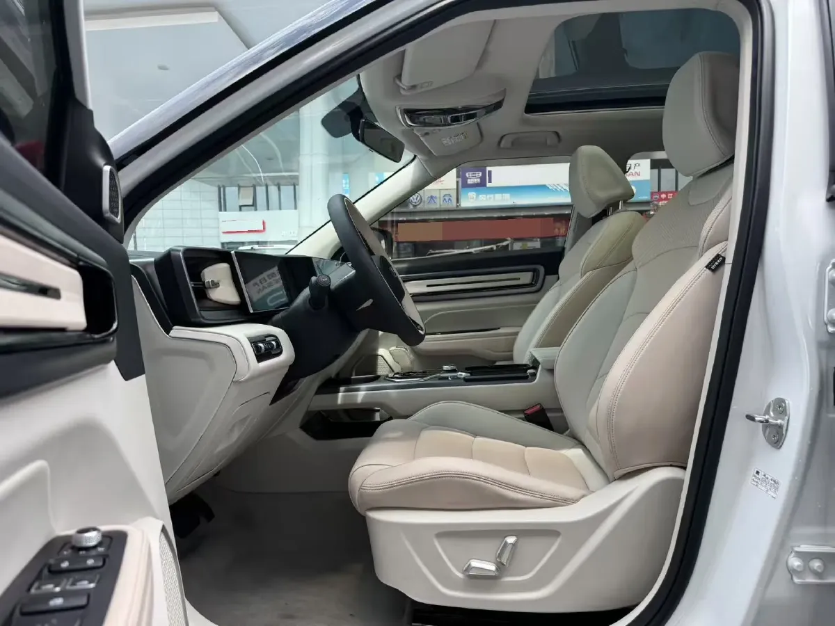 2023 Geely ICON 1.5T 181HP L4 7DCT,autocango,china used car exporter,china ev exporter,chinese used car exporter,chinese used ev exporter