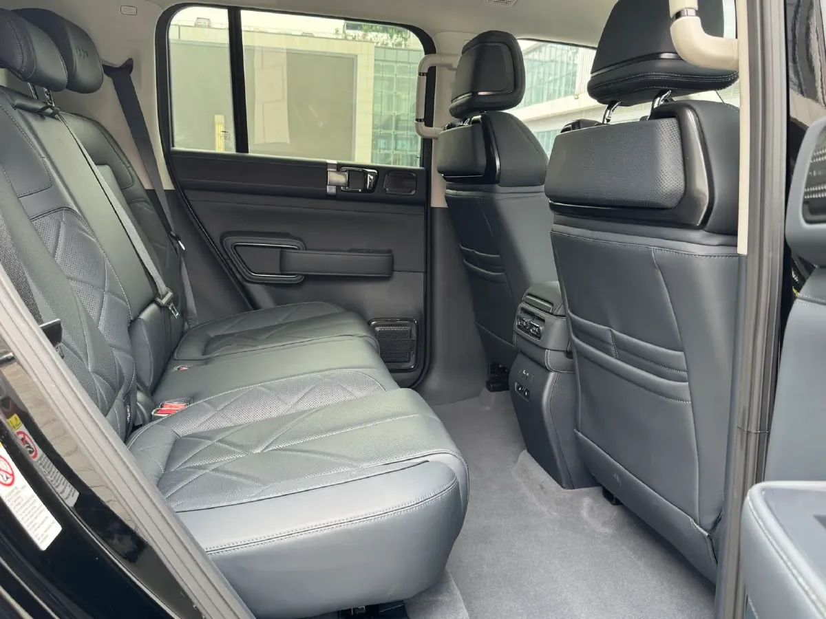 2023 FangChengBao Bao 5 1.5T 194HP L4 E-CVT PHEV 31.8KWH,autocango,china used car exporter,china ev exporter,chinese used car exporter,chinese used ev exporter