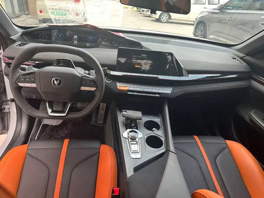 2025 ChangAn UNI-V 1.5T 192HP L4 7DCT,autocango,china used car exporter,china ev exporter,chinese used car exporter,chinese used ev exporter